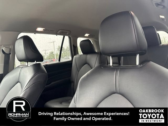 Used 2025 Toyota Grand Highlander AWD image 8