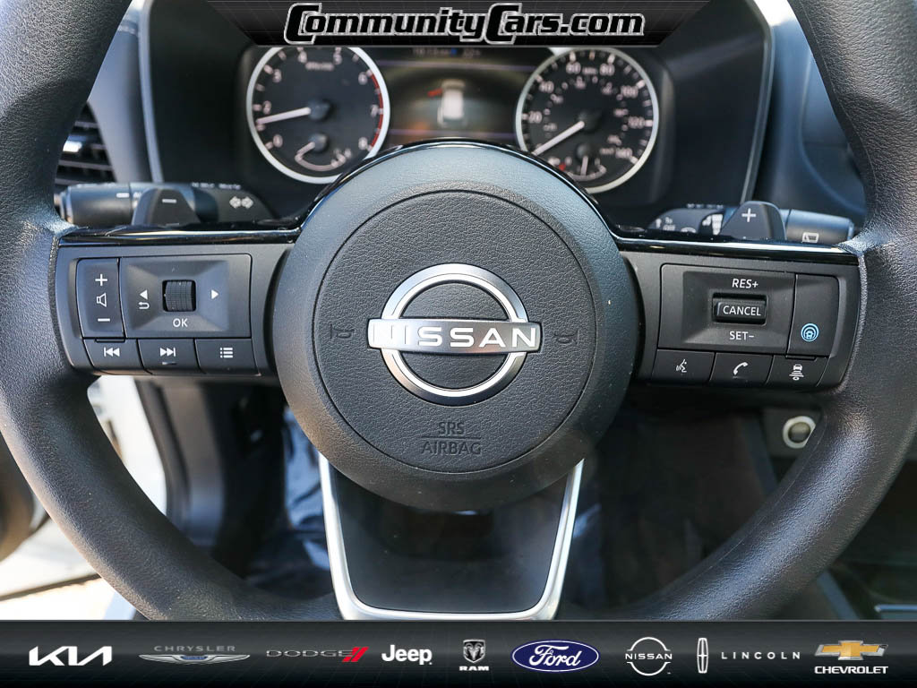 Used 2023 Nissan Rogue SV image 15