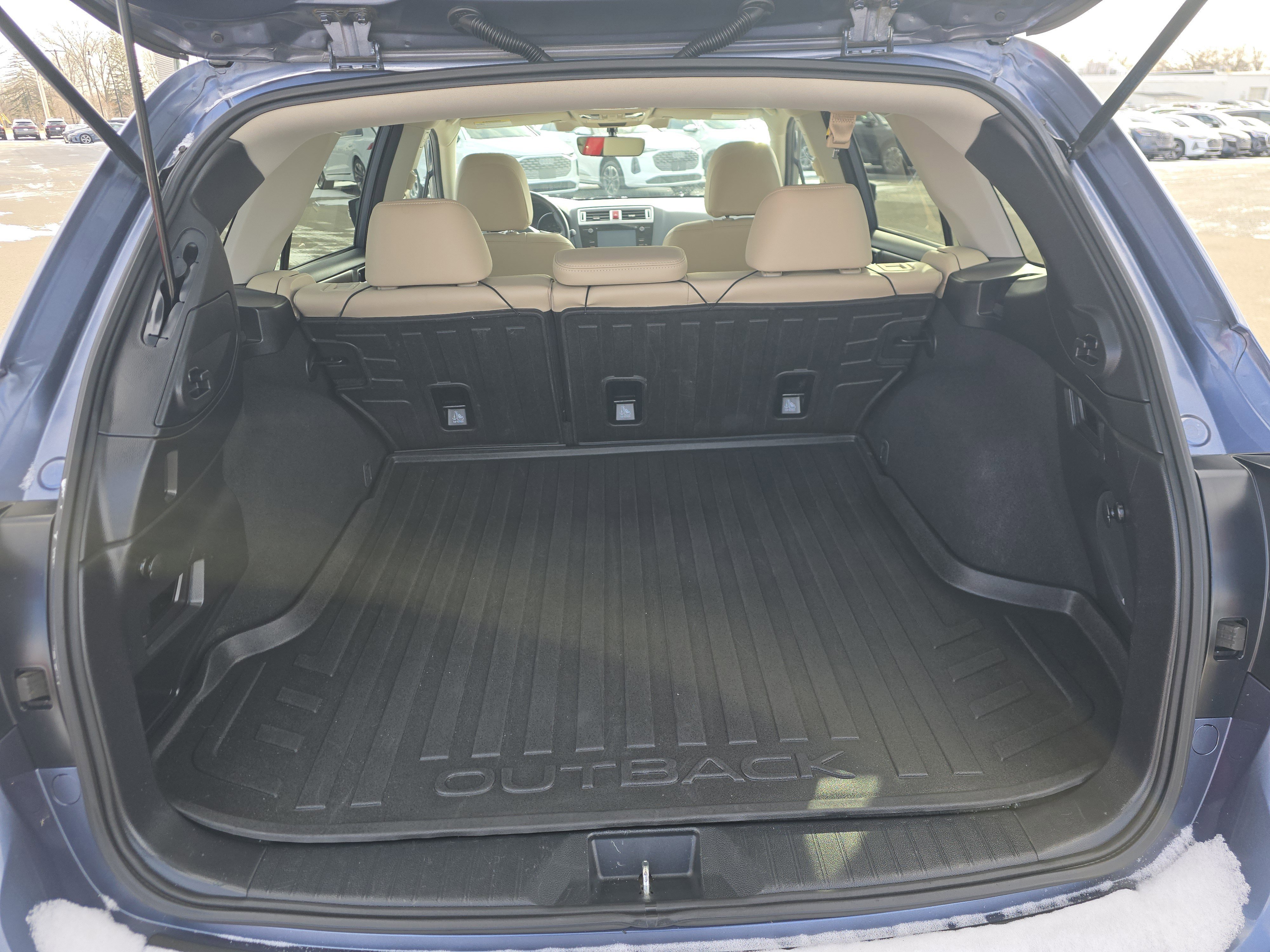 Used 2017 Subaru Outback 2.5i Limited image 17