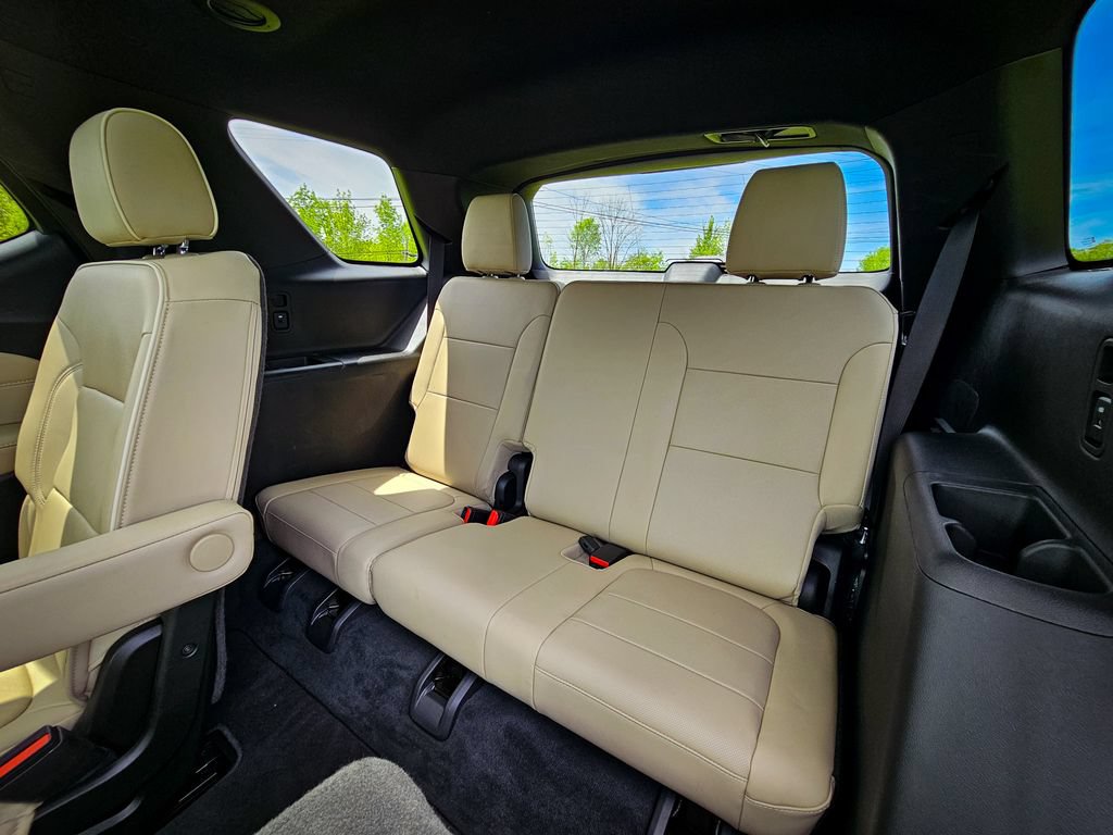 Used 2023 Chevrolet Traverse Premier AWD/4WD image 36