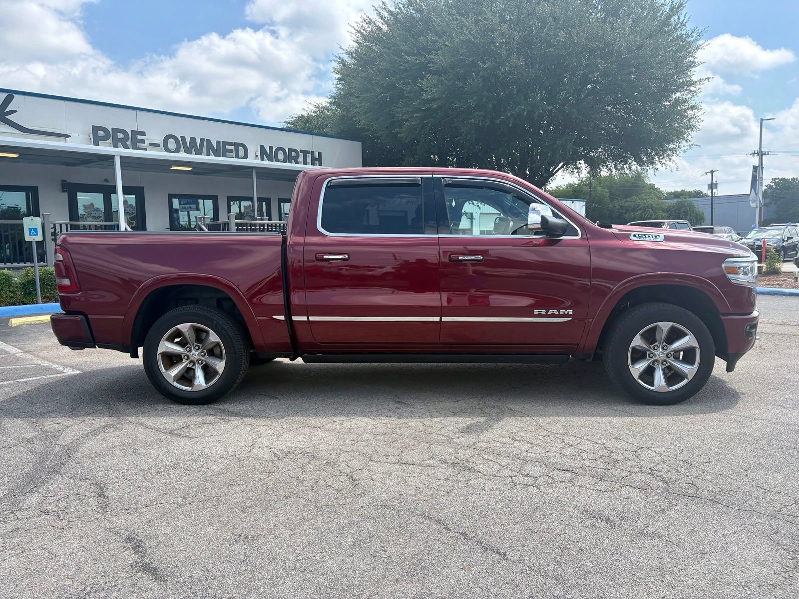 Used 2019 RAM 1500 Limited AWD/4WD image 2