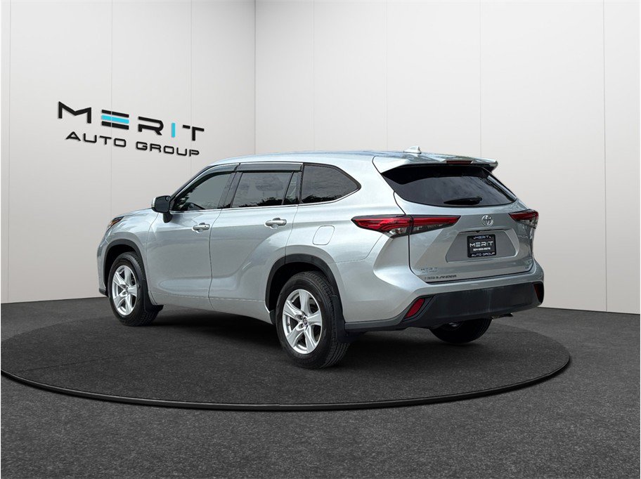 Used 2020 Toyota Highlander LE FWD image 7