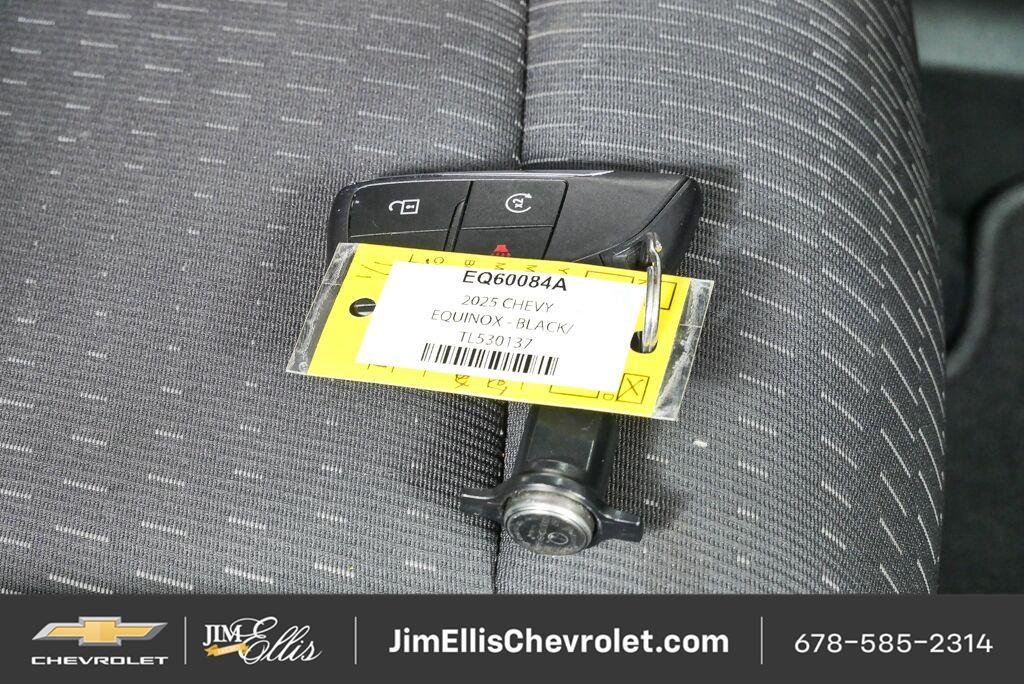 Certified 2025 Chevrolet Equinox LT FWD image 38