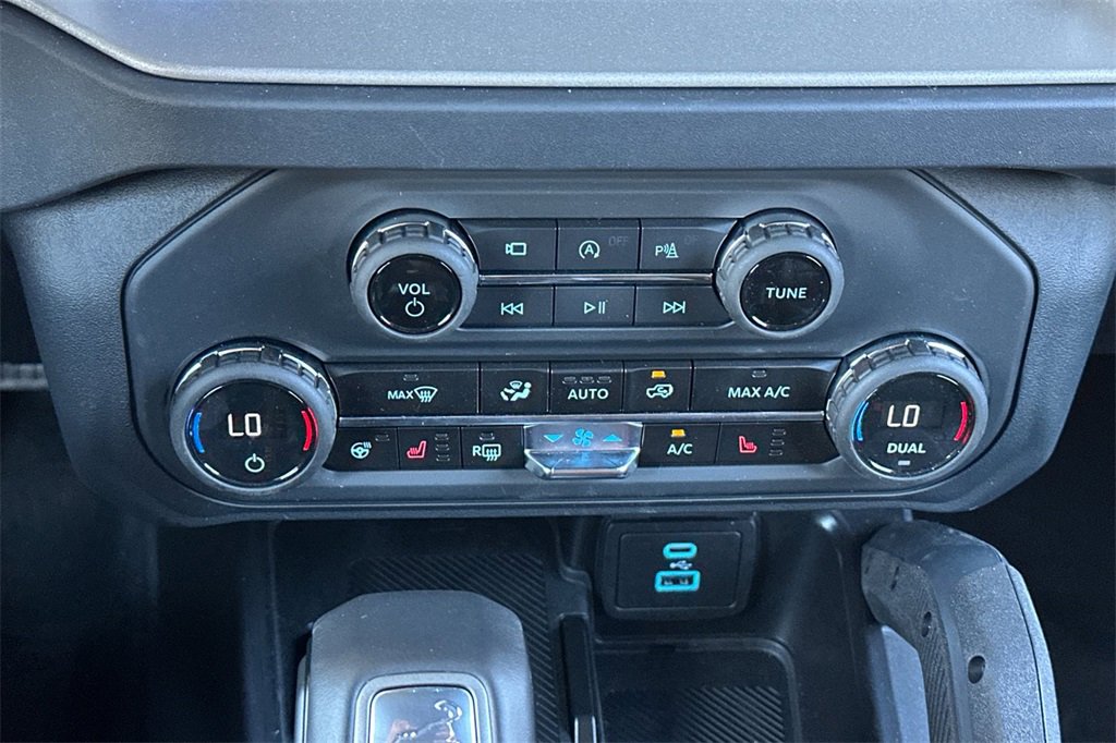 New 2025 Ford Bronco Outer Banks w/ Sasquatch Package image 18