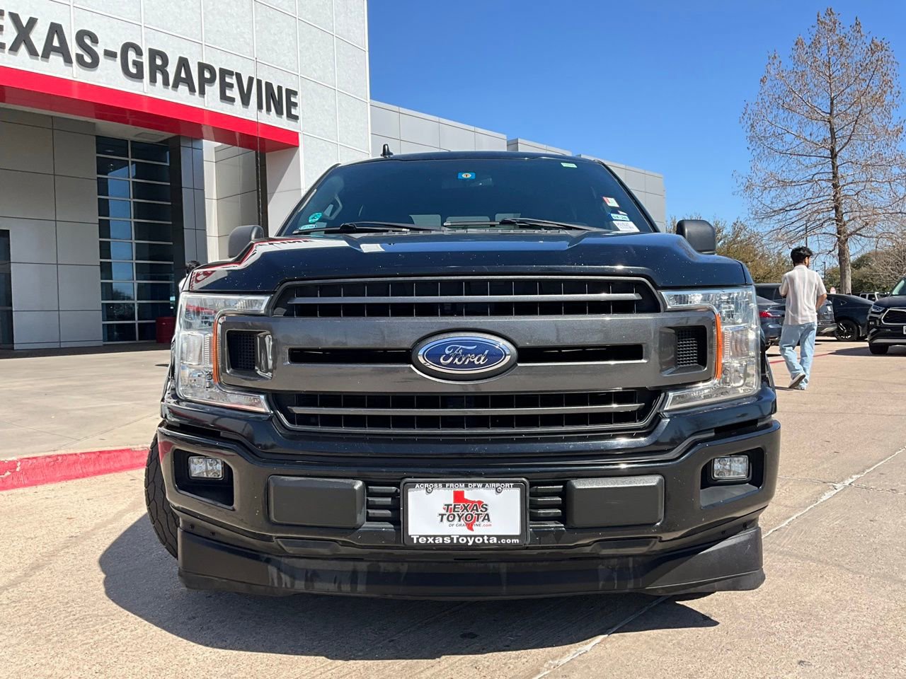 Used 2018 Ford F150 XLT w/ Equipment Group 302A Luxury image 4