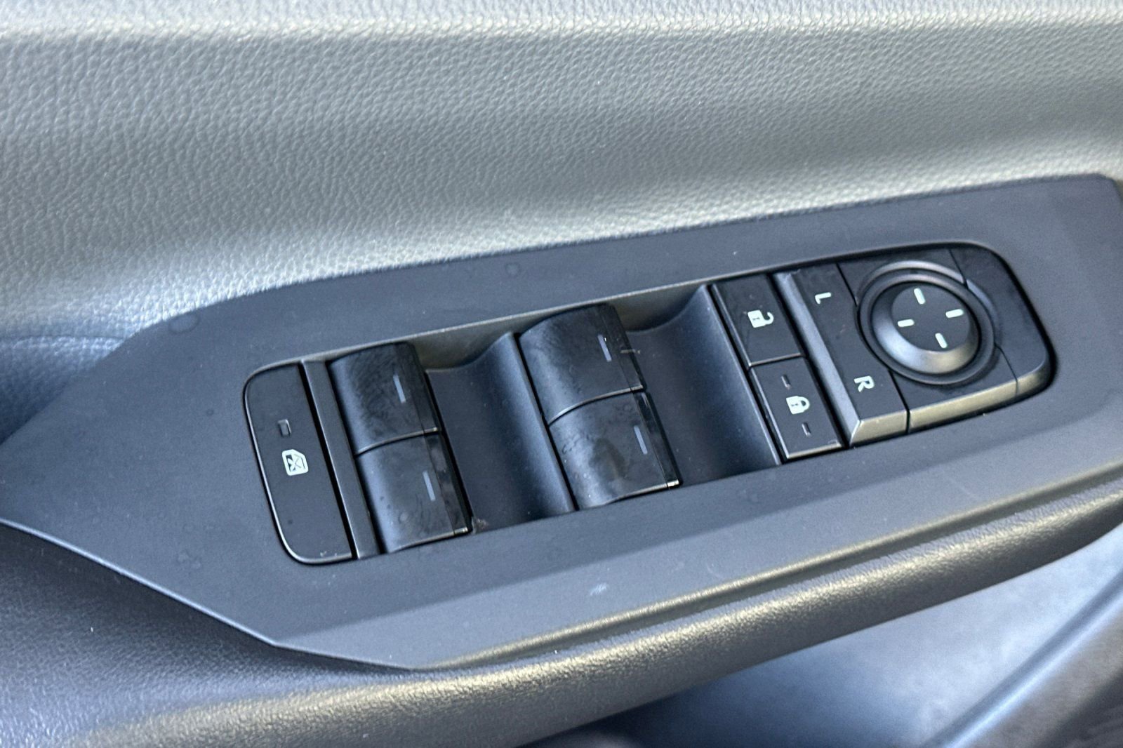 Used 2024 Toyota Prius LE image 13