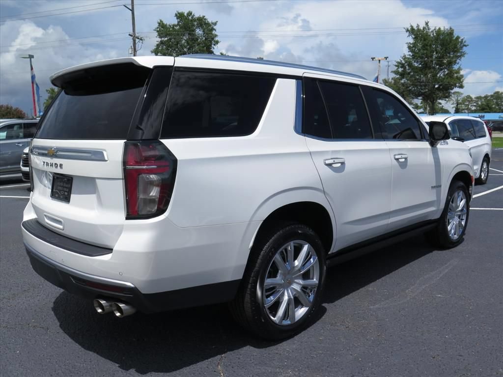 Used 2024 Chevrolet Tahoe High Country AWD/4WD image 3
