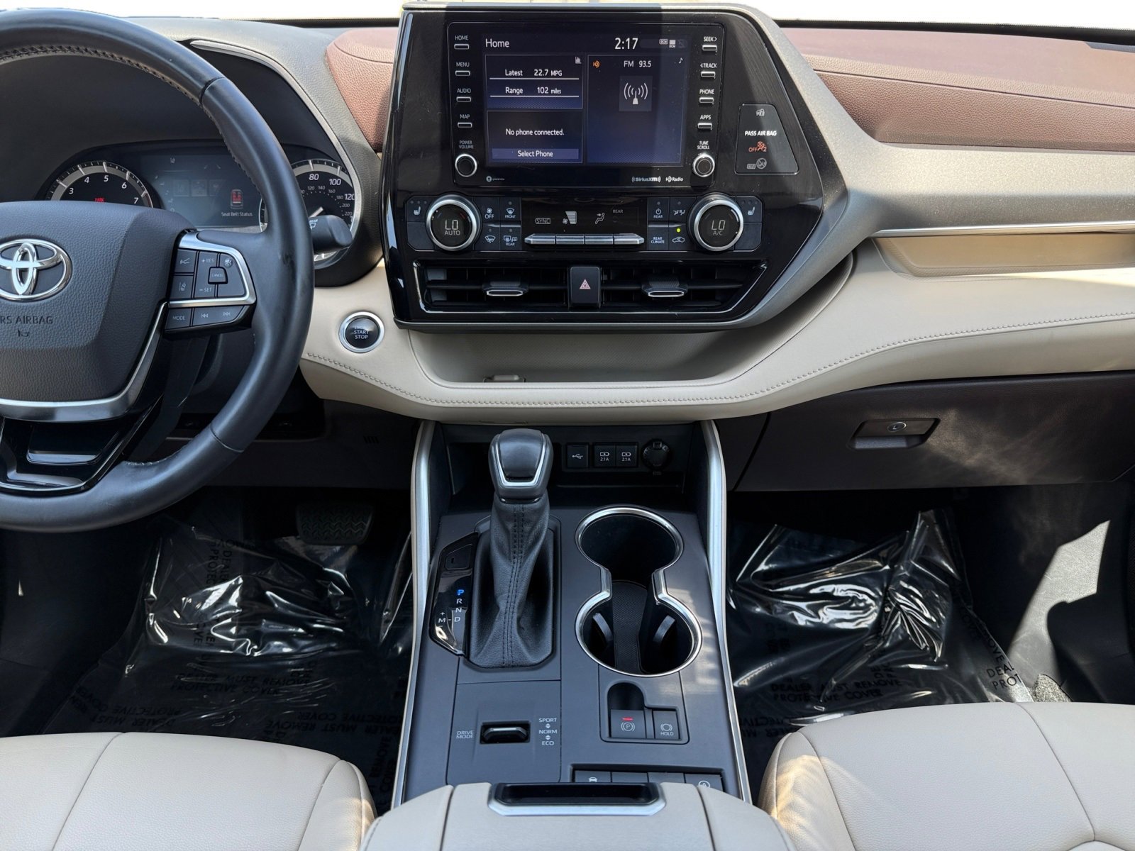Used 2021 Toyota Highlander XLE image 11