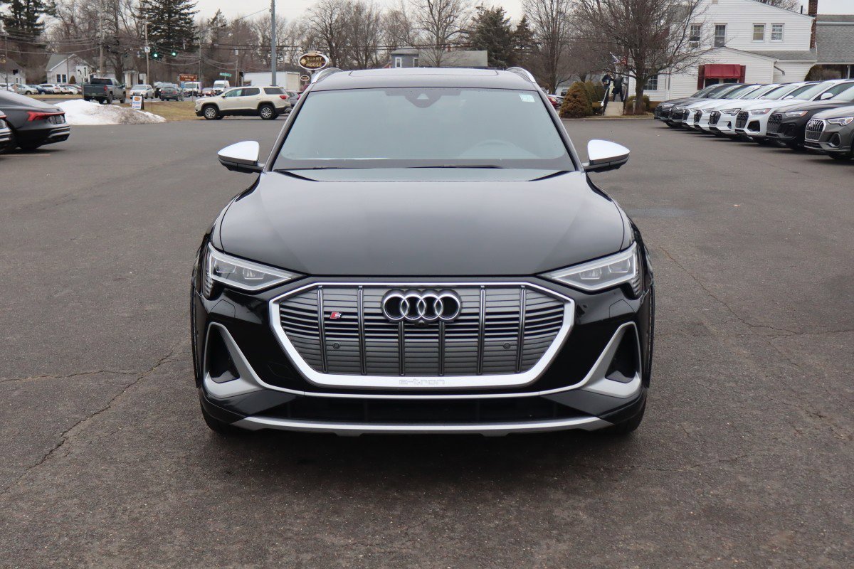 Used 2022 Audi e-tron S Premium Plus image 2