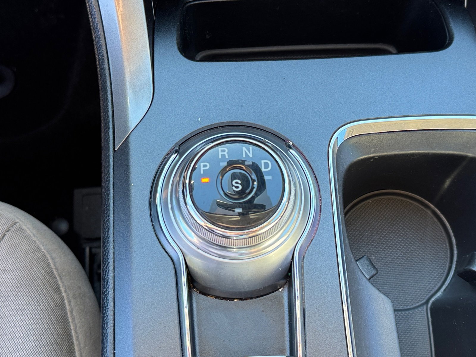 Used 2019 Ford Fusion SE image 25