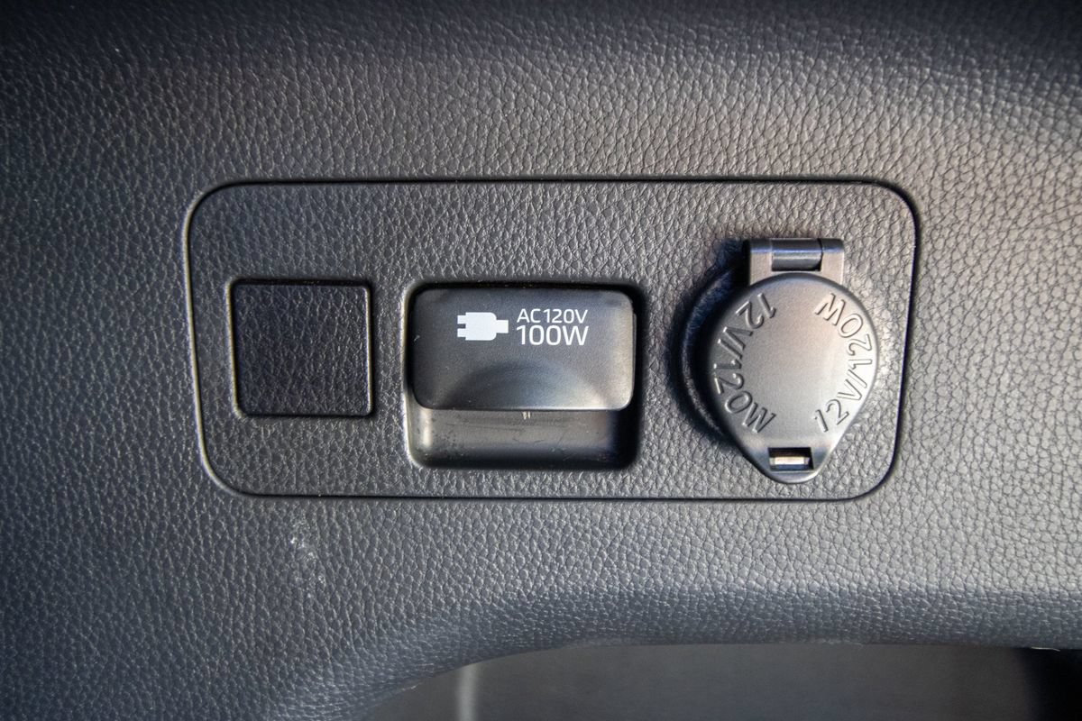 Used 2021 Toyota RAV4 Adventure AWD/4WD image 39