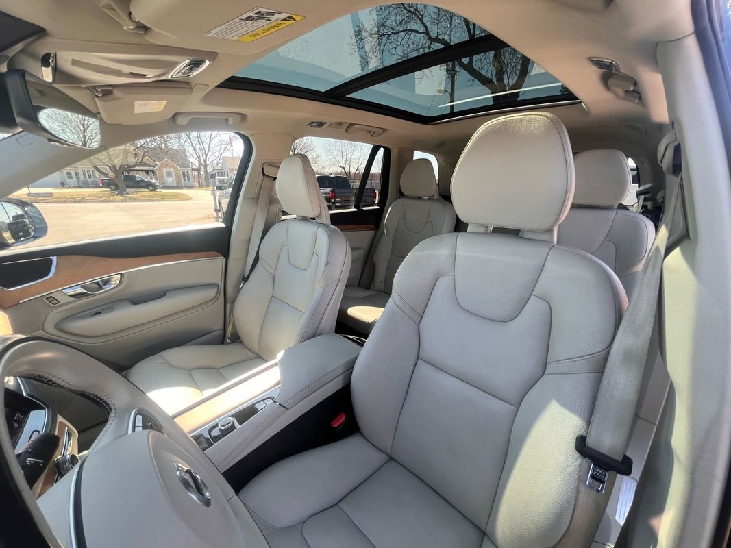 Used 2022 Volvo XC90 T6 Momentum AWD/4WD image 21