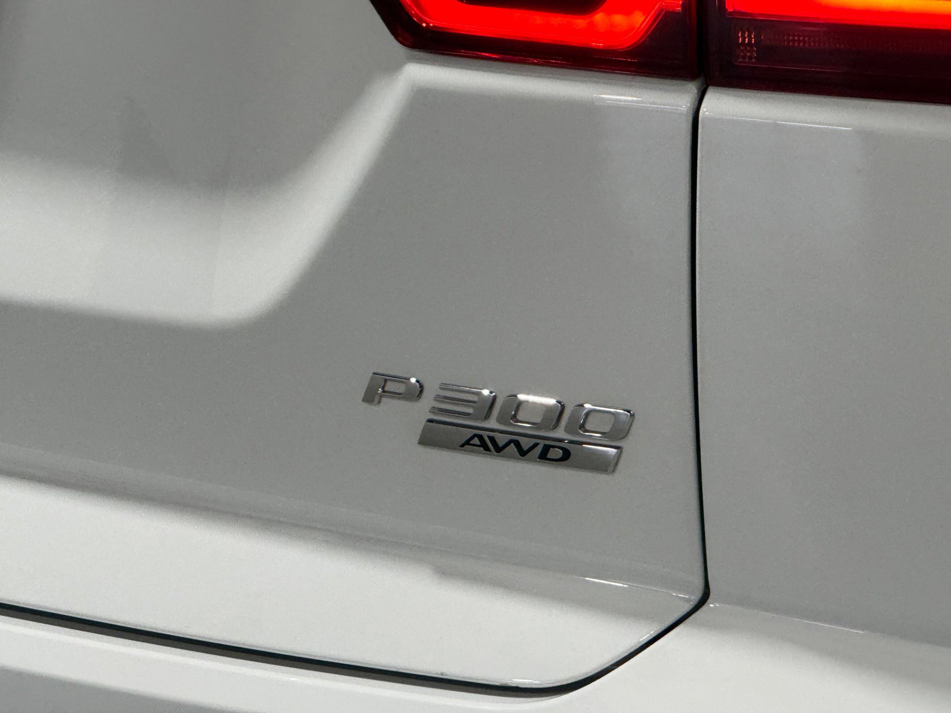 Used 2019 Jaguar E-PACE R-Dynamic SE image 23