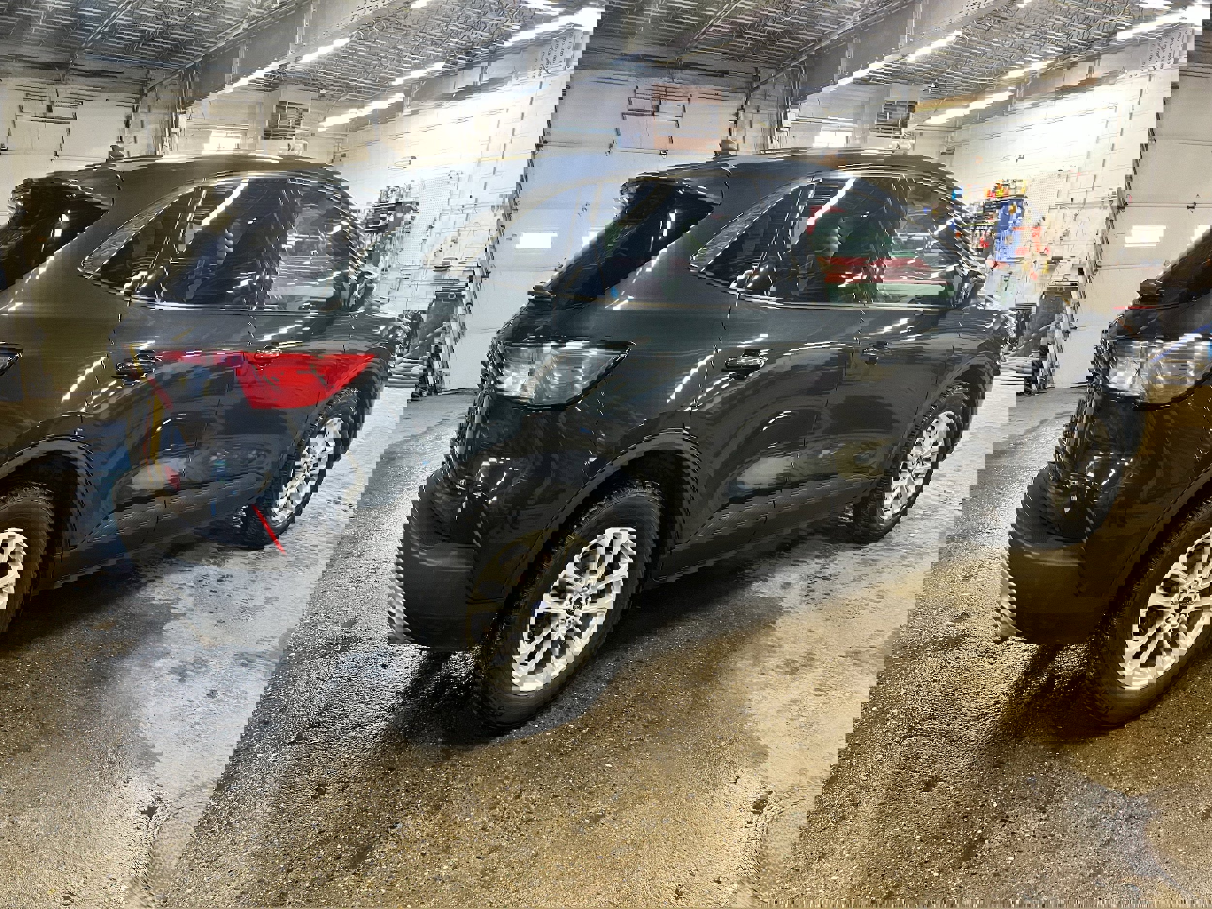Used 2022 Ford Escape SE w/ Cold Weather Package image 6