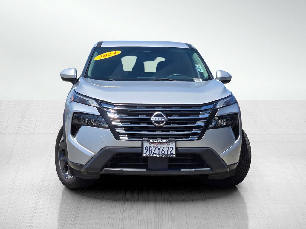 Used 2024 Nissan Rogue SV FWD image 2