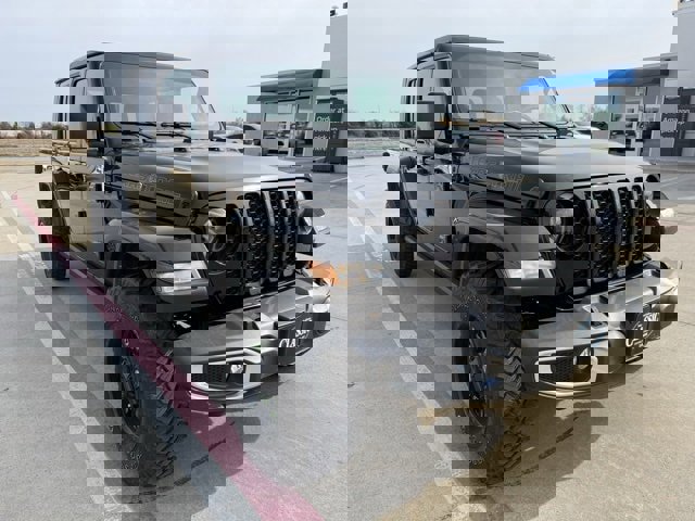 Used 2023 Jeep Gladiator Sport image 1