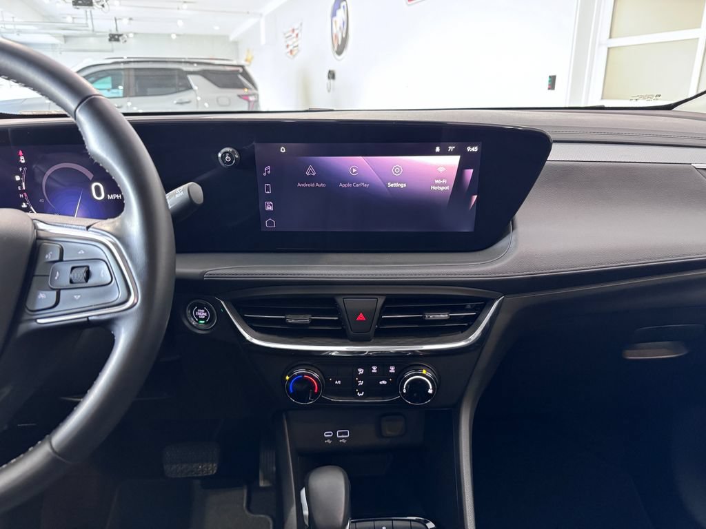 Used 2025 Buick Encore GX Preferred AWD/4WD image 17