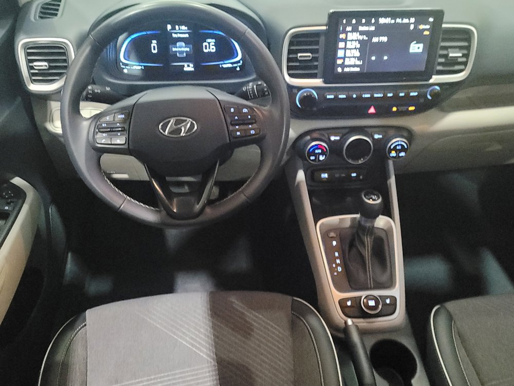 Used 2024 Hyundai Venue Limited image 22
