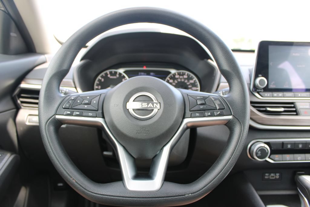 Used 2024 Nissan Altima 2.5 SV FWD image 34