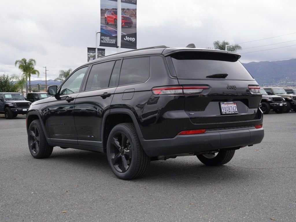 Used 2022 Jeep Grand Cherokee L Laredo image 6