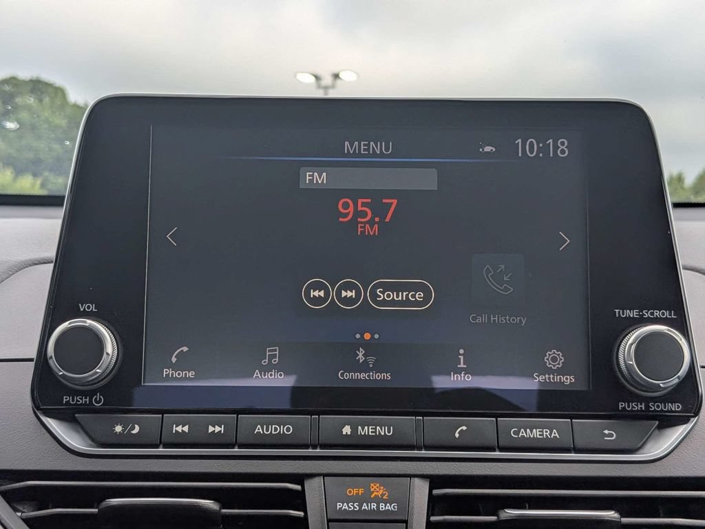 Used 2025 Nissan Altima 2.5 SV FWD image 16