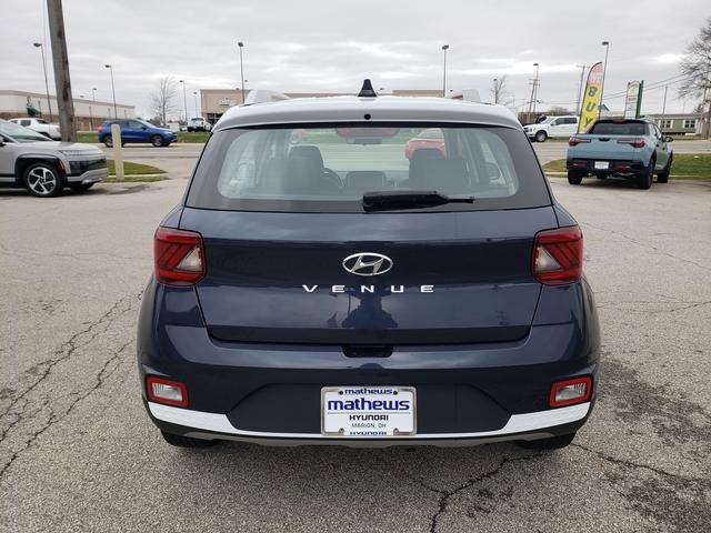 Used 2022 Hyundai Venue Limited image 4