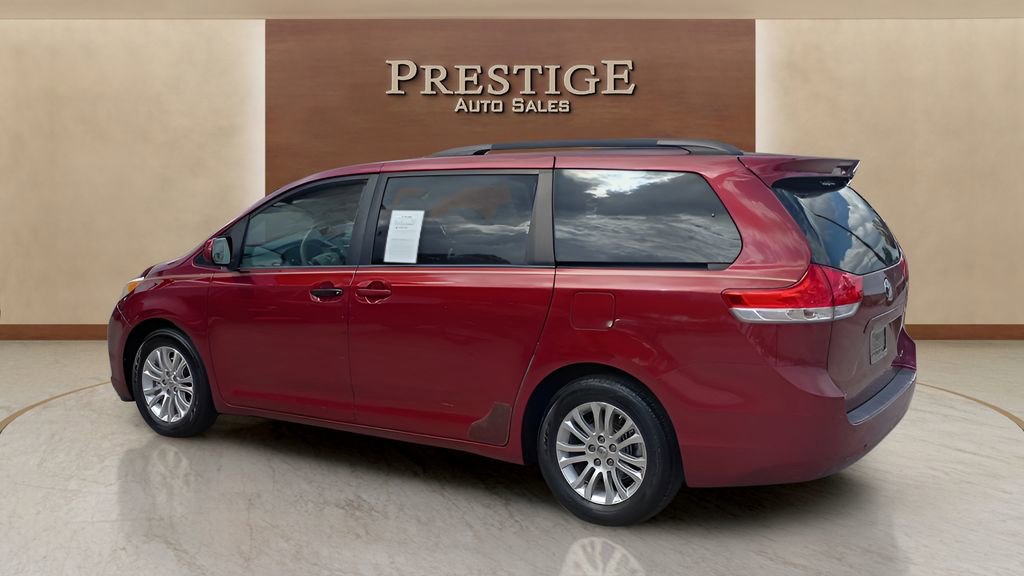 Used 2012 Toyota Sienna XLE FWD image 6