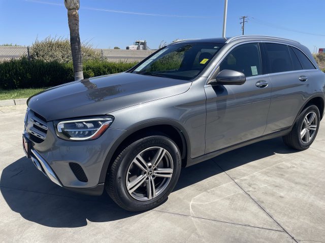 Used 2020 Mercedes-Benz GLC 300 4MATIC w/ Premium Package image 4
