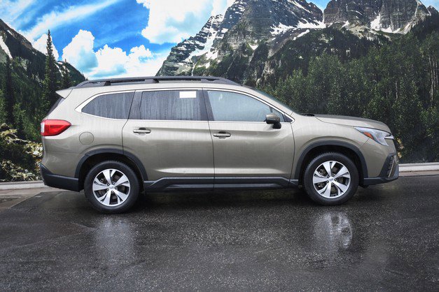 Used 2023 Subaru Ascent Premium w/ Convenience Package AWD/4WD image 2