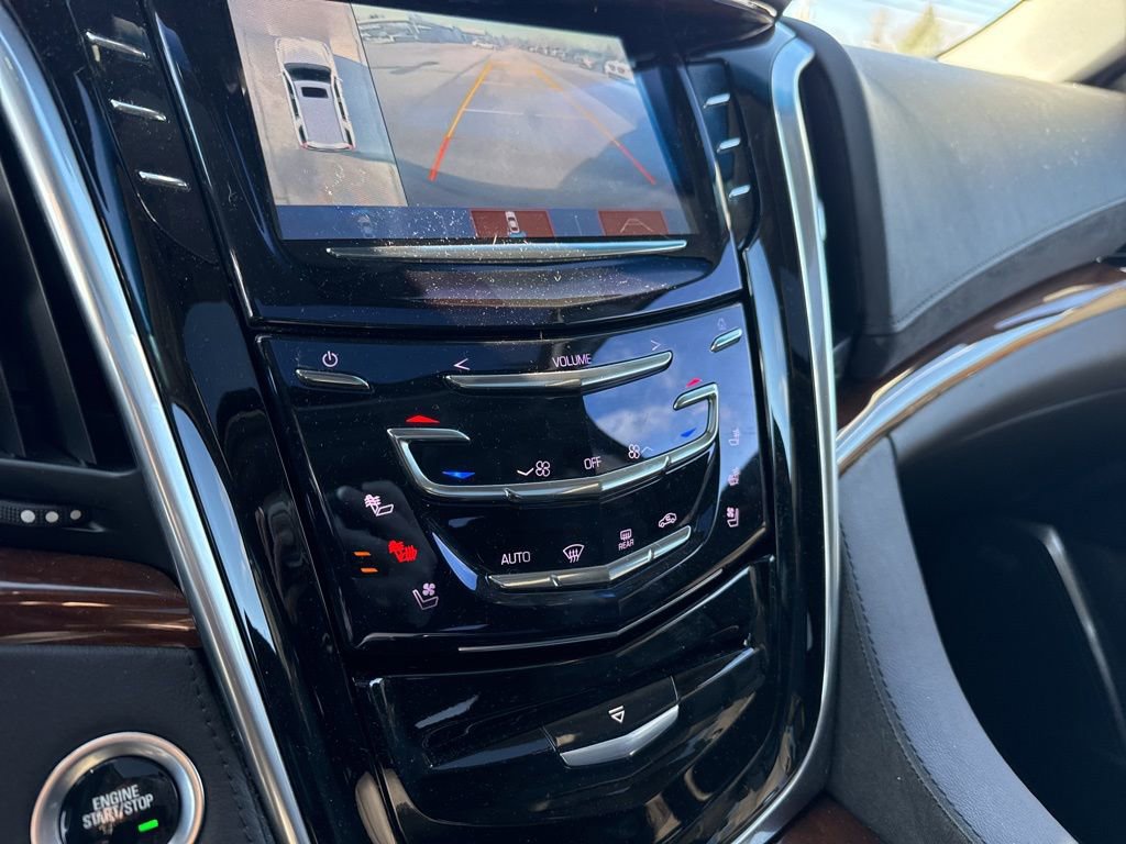 Used 2020 Cadillac Escalade Luxury w/ Escalade Sport Edition image 18
