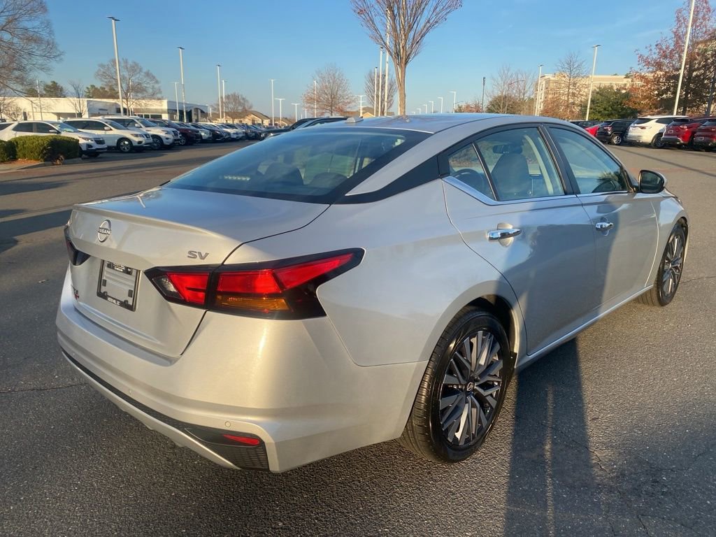 Used 2023 Nissan Altima 2.5 SV image 7