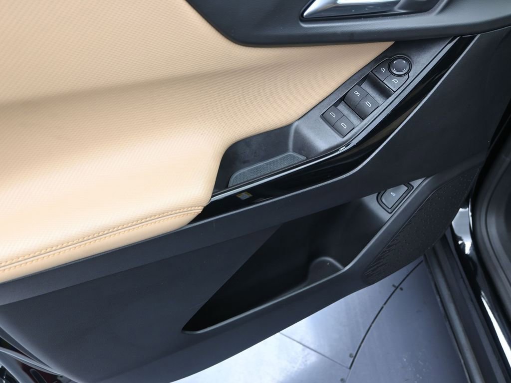 Used 2025 Chevrolet Equinox ACTIV w/ Safety and Technology Package image 10