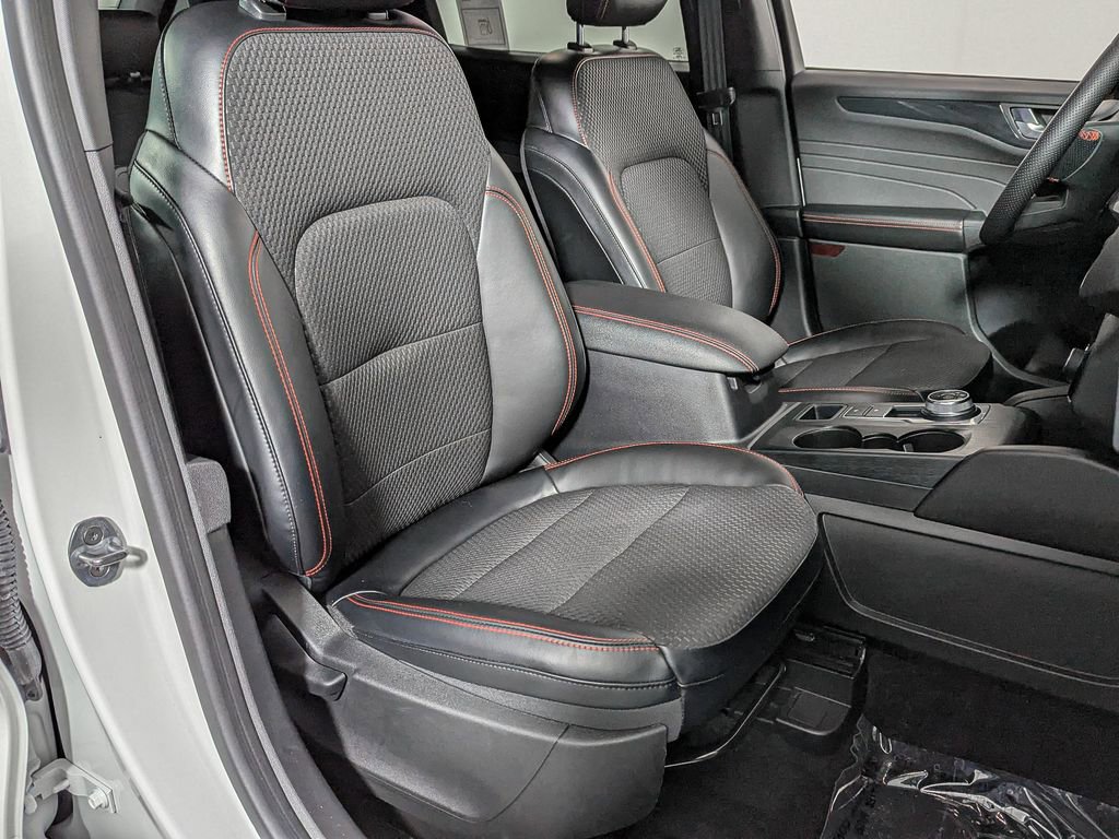 Used 2023 Ford Escape ST-Line w/ Tech Pack #1 AWD/4WD image 30