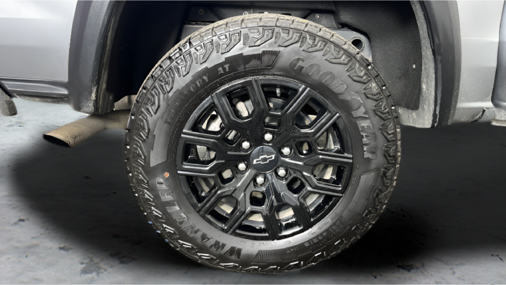 Used 2025 Chevrolet Colorado Trail Boss AWD/4WD image 48