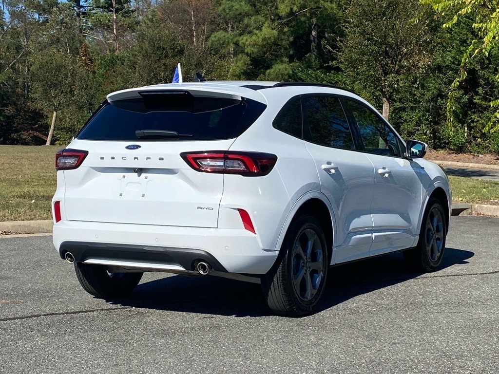 Certified 2023 Ford Escape ST-Line Select w/ Tech Pack #2 image 4