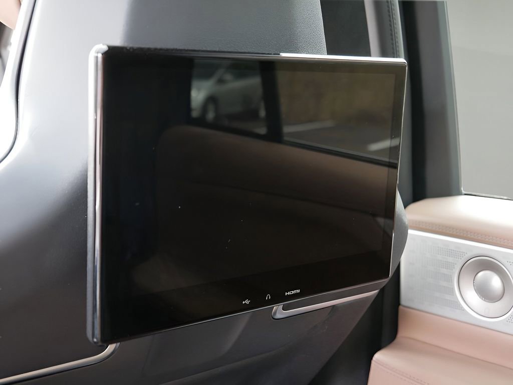 Used 2025 Lincoln Navigator Black Label image 16