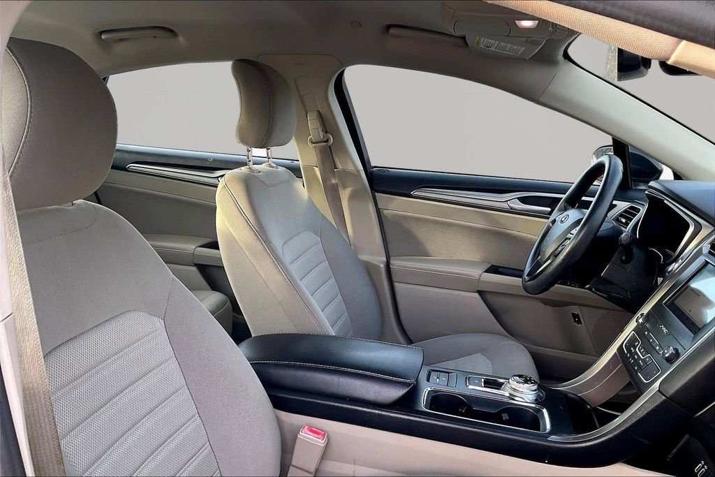 Used 2019 Ford Fusion SE image 31