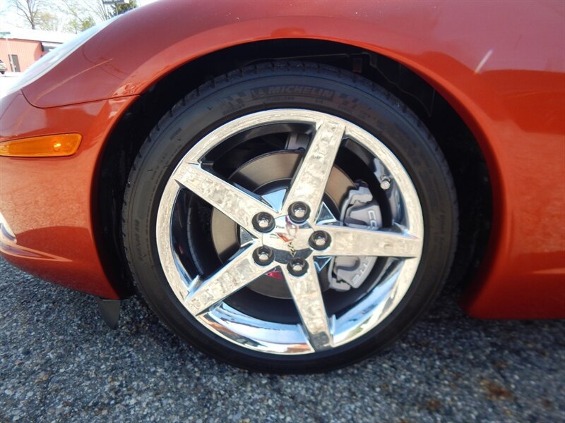 Used 2005 Chevrolet Corvette Convertible w/ Preferred Equipment Group RWD image 13