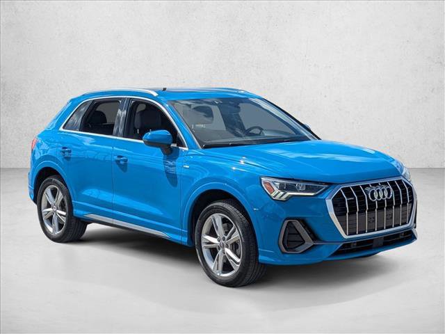 Used 2020 Audi Q3 2.0T Premium Plus w/ Premium Plus Package AWD/4WD video 3