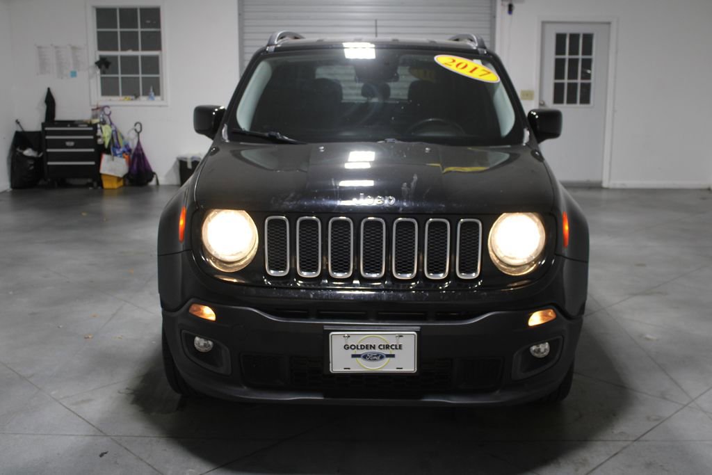Used 2017 Jeep Renegade Latitude w/ Cold Weather Group image 46