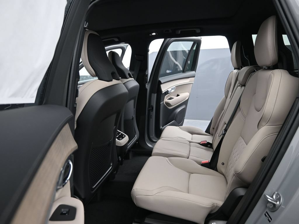 New 2026 Volvo XC90 B6 Plus w/ Protection Package Premier AWD/4WD image 21