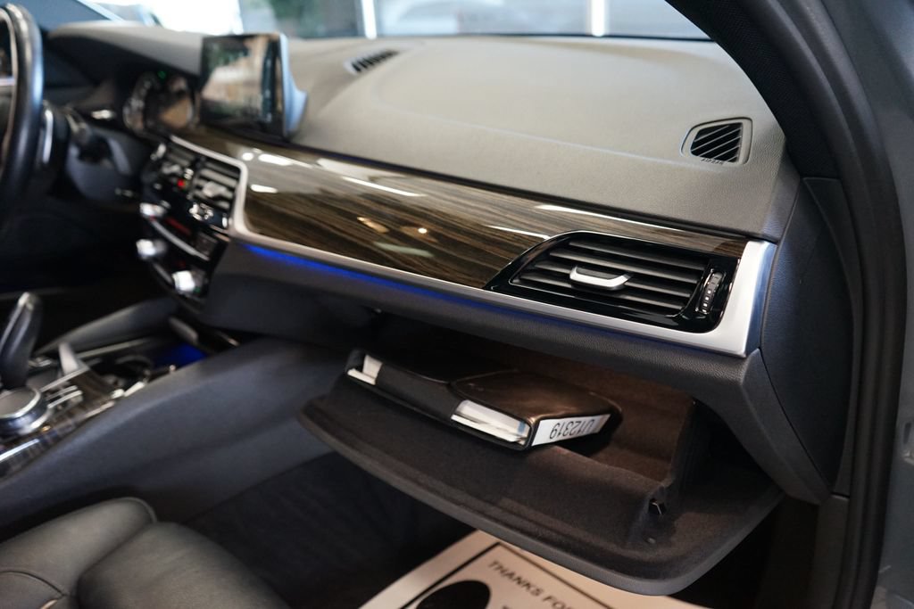 Used 2018 BMW 530i xDrive AWD/4WD image 49
