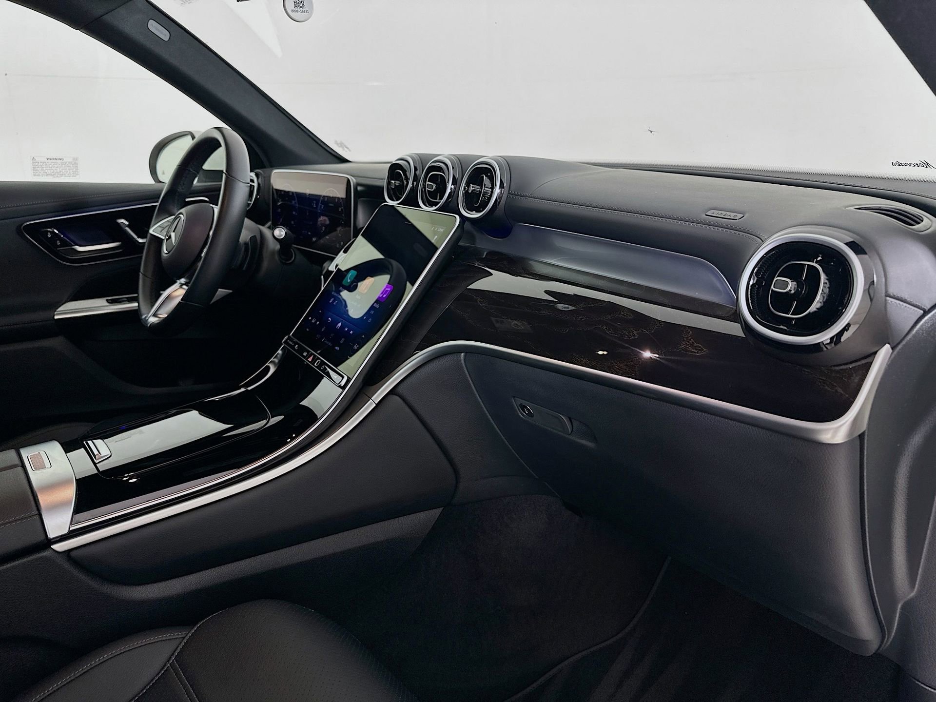 Certified 2025 Mercedes-Benz GLC 300 4MATIC image 30