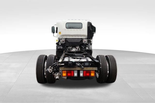 New 2025 Chevrolet Low Cab Forward image 4