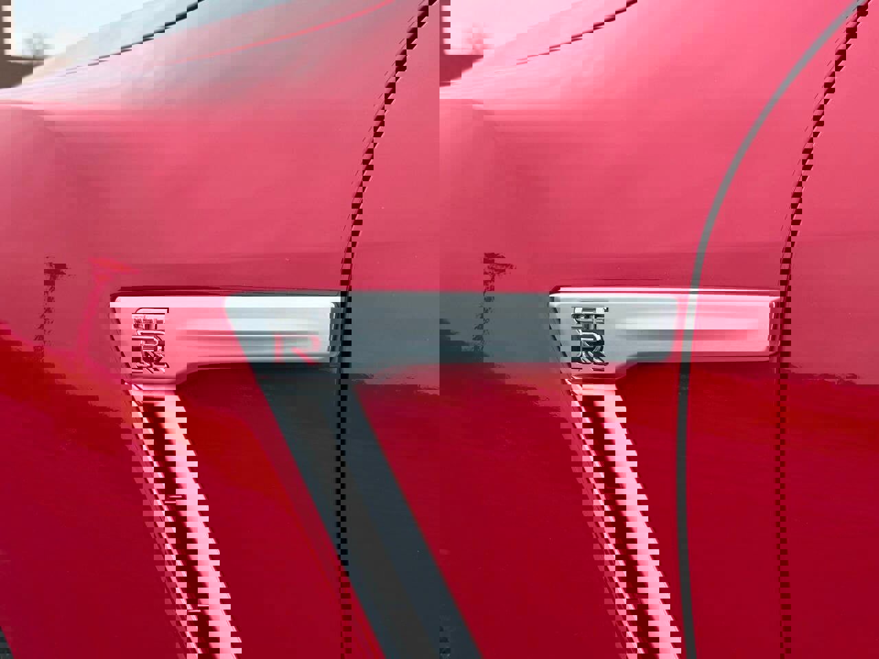 Used 2015 Nissan GT-R Black Edition image 30