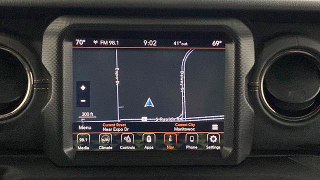 Used 2022 Jeep Wrangler Unlimited Sahara AWD/4WD image 14
