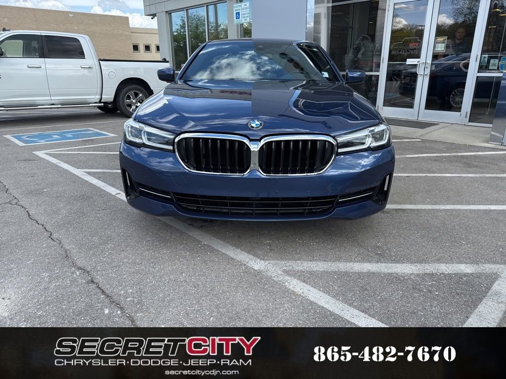 Used 2022 BMW 530i xDrive w/ Convenience Package image 2