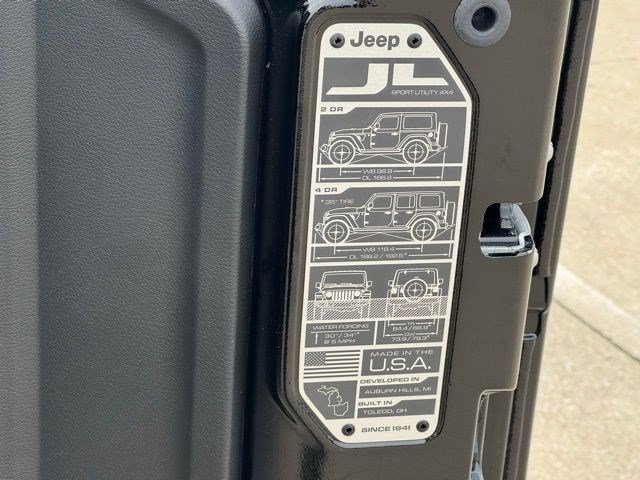 New 2026 Jeep Wrangler Unlimited Rubicon AWD/4WD image 36