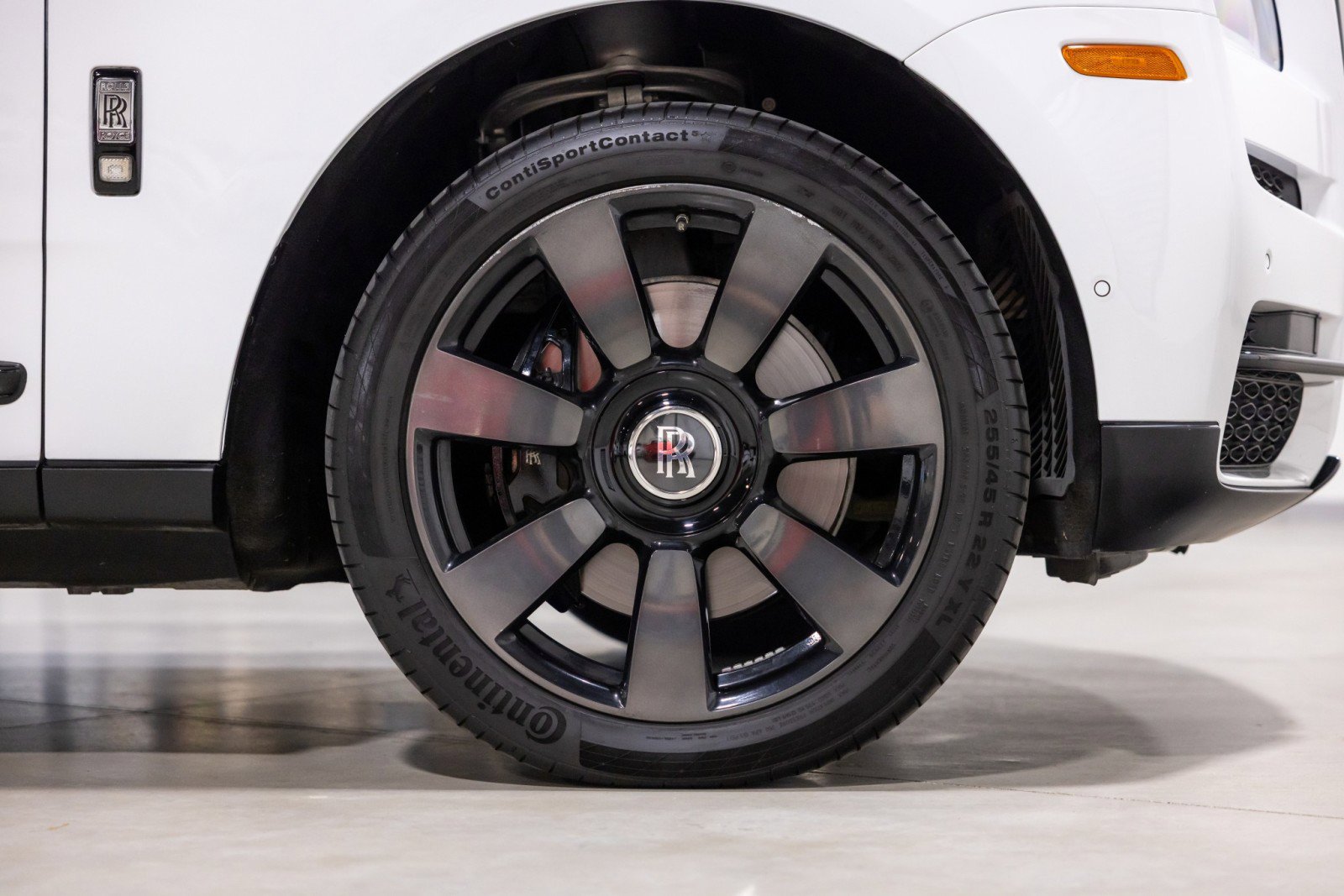 Used 2019 Rolls-Royce Cullinan image 23