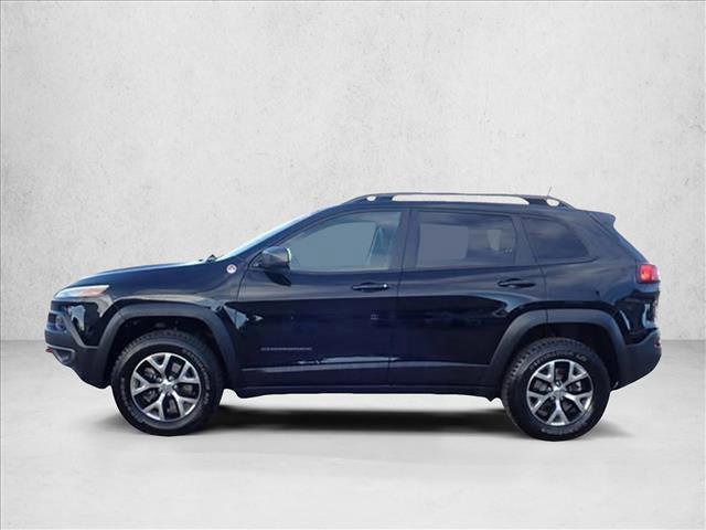 Used 2017 Jeep Cherokee Trailhawk AWD/4WD image 2